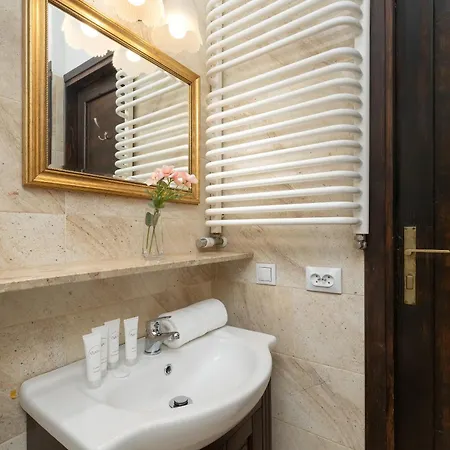 Charming One-Bedroom Apartment Cracow Lenartowicza 18 By Heyrent Apartamento *