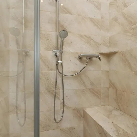 Apartamento Charming One-Bedroom Apartment Cracow Lenartowicza 18 By Heyrent Cracovia