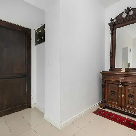 Charming One-Bedroom Apartment Cracow Lenartowicza 18 By Heyrent
