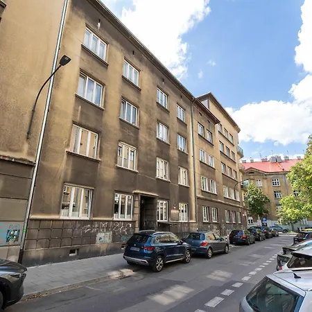 Charming One-Bedroom Apartment Cracow Lenartowicza 18 By Heyrent * Cracovia